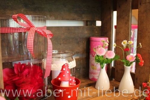 Deko Hochzeit, Pfingstrose, Fliegenpilz, Bellis, pink-rot, Tischdeko, Hochzeit