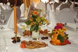 tischdeko herbstlich hochzeit, tischdeko herbstblumen, tischdeko herbst blumen, hochzeitsdeko herbstblumen