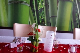Tischgesteck, Hochzeit, Tischdeko Bambus, Bamboo, rot-weiß
