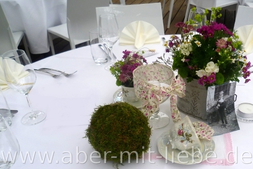 Vintagedeko, Vintagehochzeit, Schwarz-wei-Foto, Mooskugel, Tischdeko Vintage